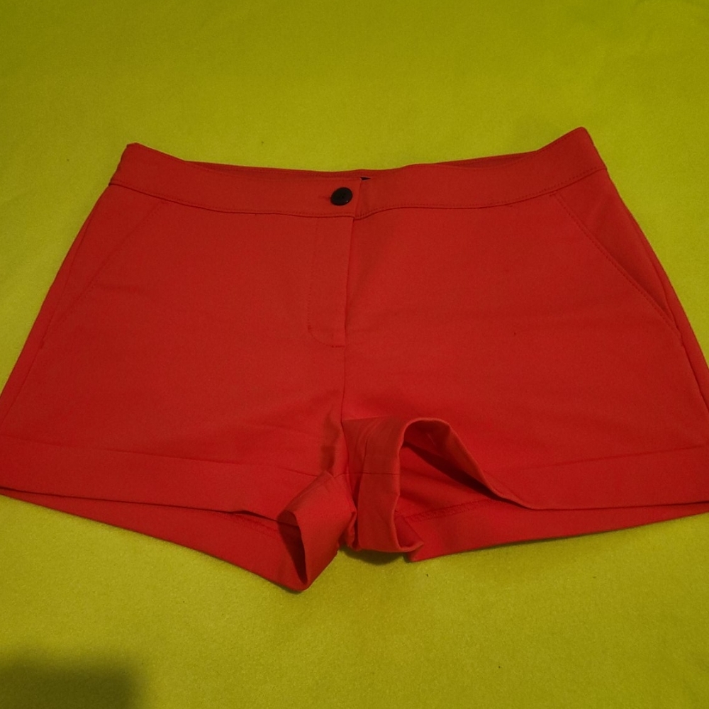 🔥Express Red Shorts